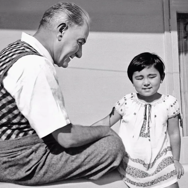Atatürk (Ülkü Adatepe)