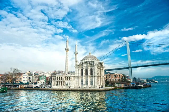 Boğaziçi ve Ortaköy Camii
