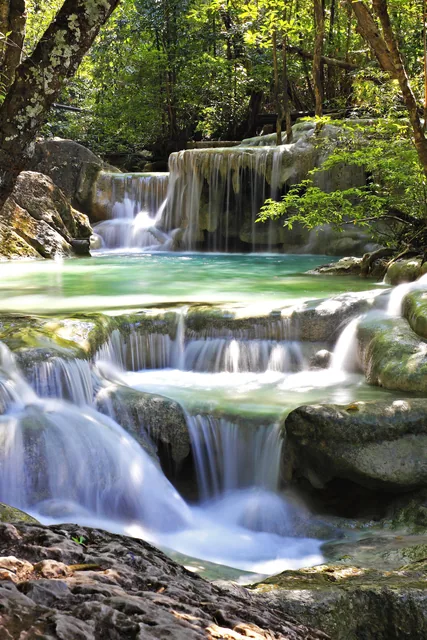 Erawan Milli Parkı'nda Şelale