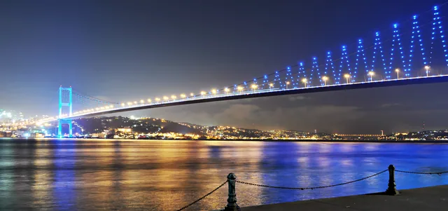 İstanbul Boğaziçi Köprüsü Gece Manzarası