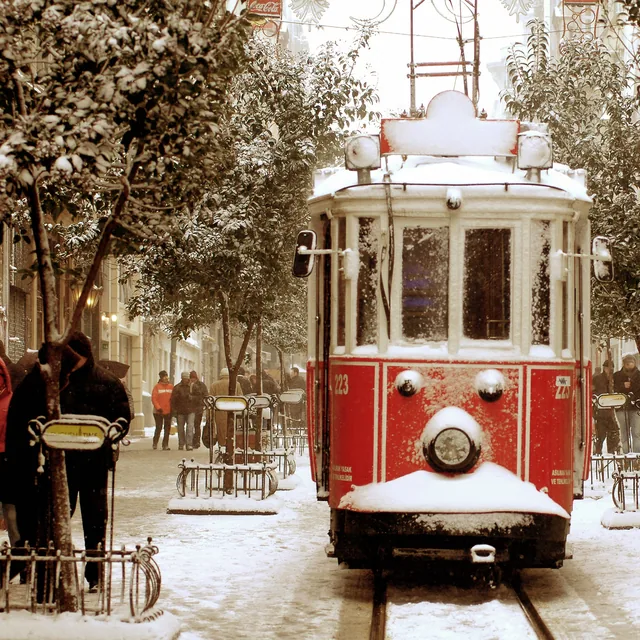 Kar Yağarken İstanbul