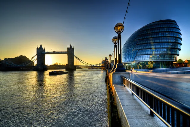 Thames Nehri ve Tower Bridge
