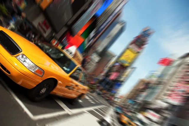 Times Square'de Sarı Taksi