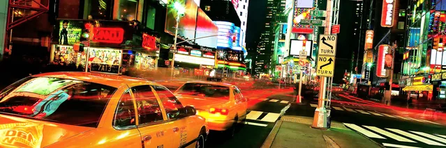 Times Square'de Sarı Taksiler