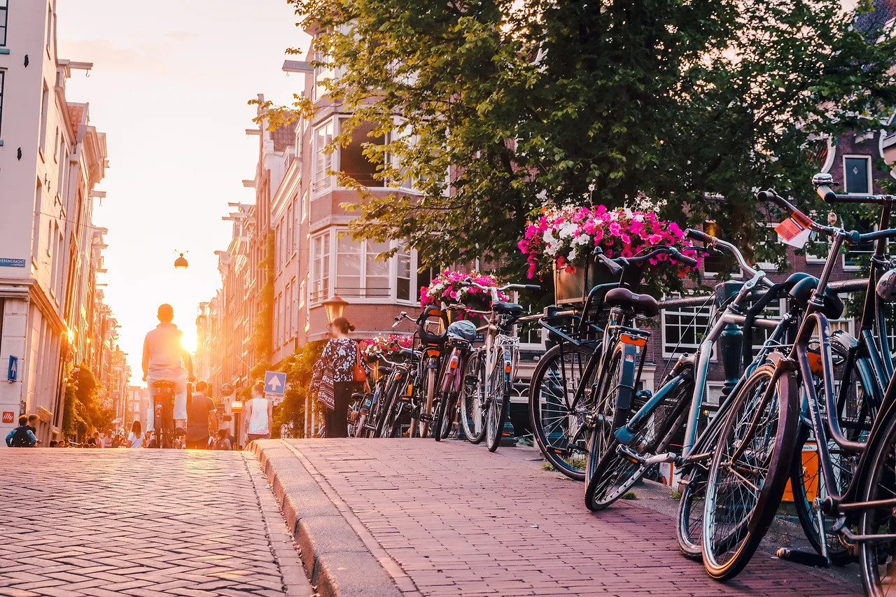 Amsterdam'da Bisikletler kanvas tablo