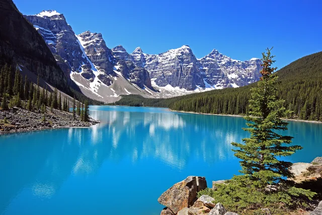 Kanada'da Moraine Gölü