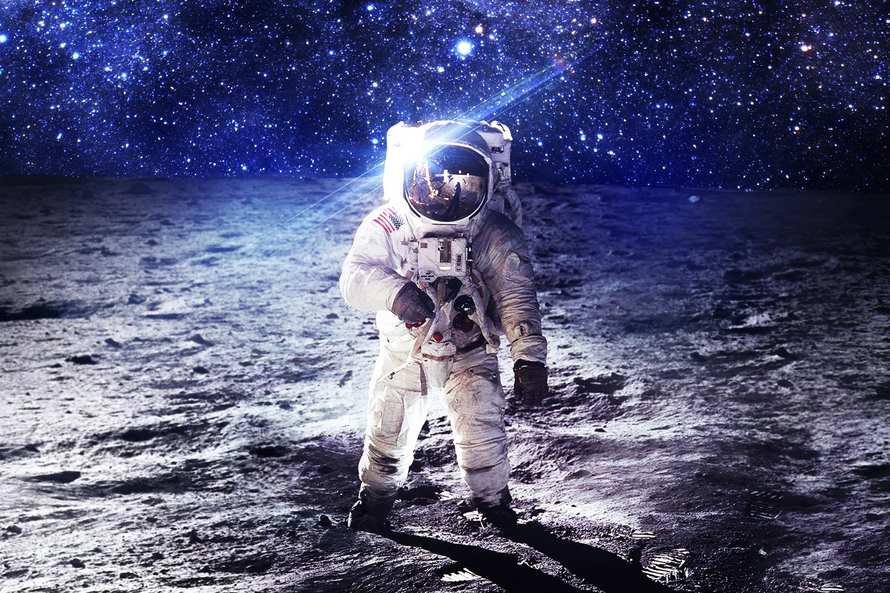Ay'da Astronot kanvas tablo